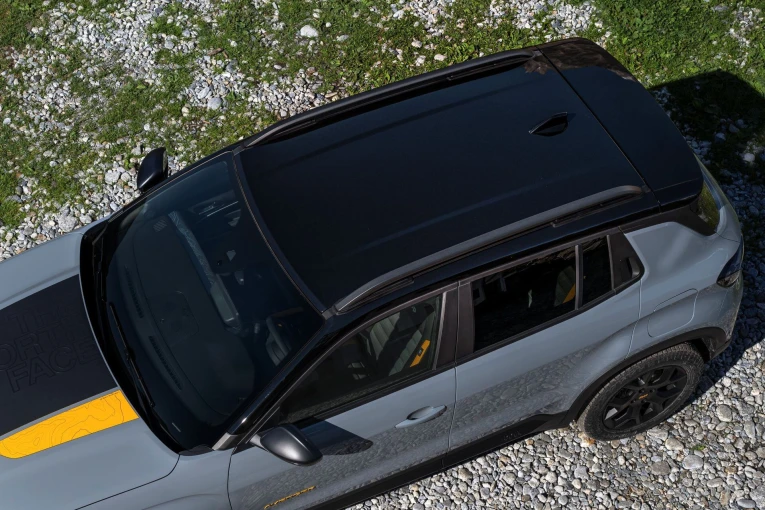 jeep-avenger-4xe-the-north-face-edition-9.jpg?v=0