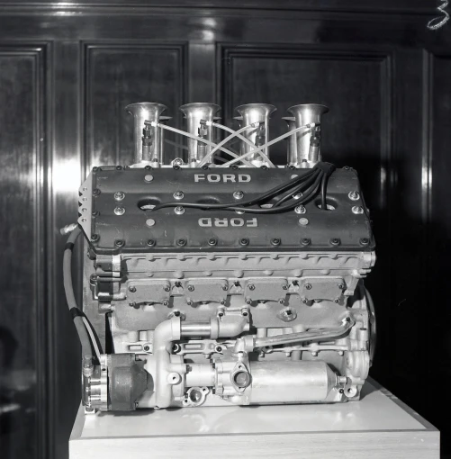 1967-ford-dfv-engine.jpg?v=0