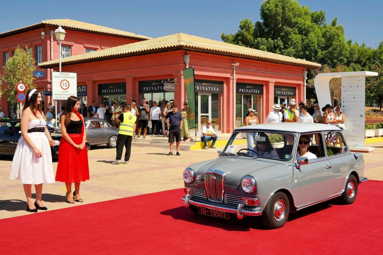 Φωτογραφία Γιώργος Σταμάτης κατηγορία Family Cars 1η θέση Wolseley Hornet MKIII (1968)
