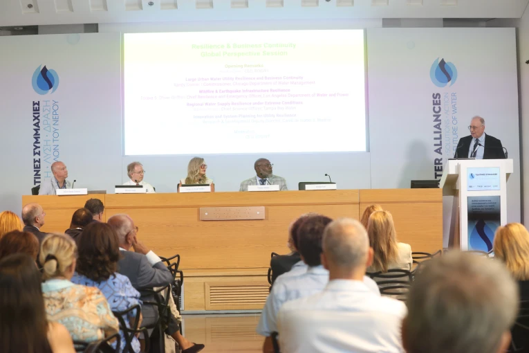 Από αριστερά: Jaime Flores Cabeza, R&D Deputy Director, Canal de Isabel II, Warren Hogg, Chief Science Officer, Tampa Bay Water, Zoraya Oliver Griffin, Chief Resiliency and Emergency Officer, Los Angeles Department of Water and Power, Randy Conner, Commissioner, Chicago Department of Water Management, Booky Oren, Διευθύνων Σύμβουλος BOGWT