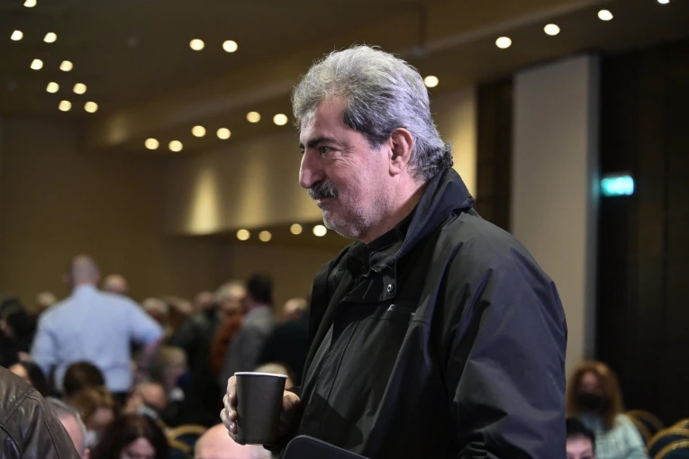 Τον Παύλο Πολάκη «κάρφωσε» ο Στέφανος Κασσελάκης ξεκινώντας την ομιλία του στην Κεντρική Επιτροπή / Eurokinissi Τον Παύλο Πολάκη «κάρφωσε» ο Στέφανος Κασσελάκης ξεκινώντας την ομιλία του στην Κεντρική Επιτροπή / Eurokinissi