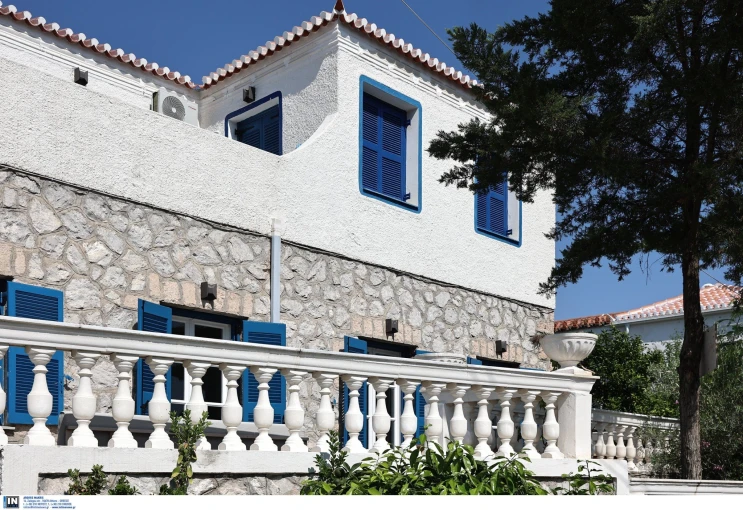 To σπίτι του Στέφανου Κασσελάκη στις Σπέτσες / Intime To σπίτι του Στέφανου Κασσελάκη στις Σπέτσες / Intime
