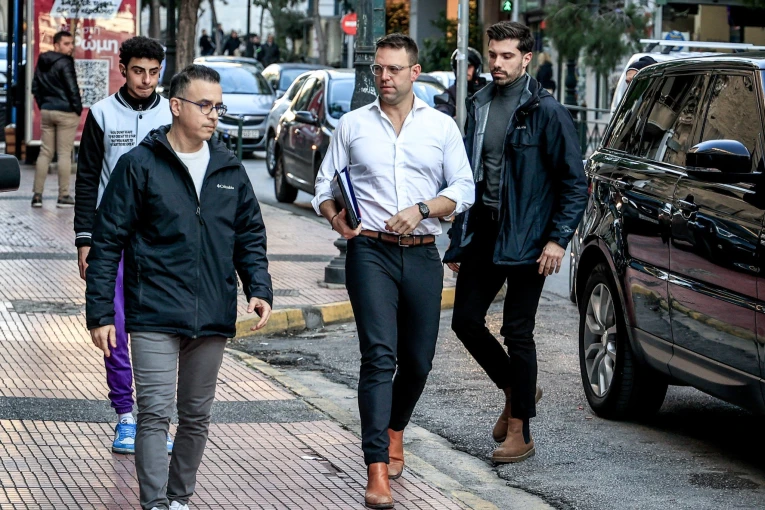 Με άλλη γραμμή από τον Στέφανο Κασσελάκη εμφανίζεται και στα εξοπλιστικά ο Παύλος Πολάκης / Eurokinissi Με άλλη γραμμή από τον Στέφανο Κασσελάκη εμφανίζεται και στα εξοπλιστικά ο Παύλος Πολάκης / Eurokinissi