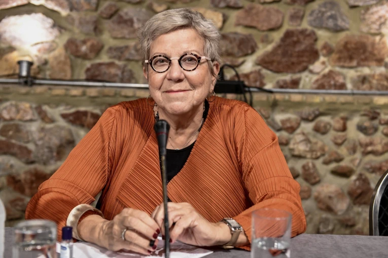 Η Ζωρζέττα Λάλη προκαλεί αναταραχή στην Κουμουνδούρου / Eurokinissi Η Ζωρζέττα Λάλη προκαλεί αναταραχή στην Κουμουνδούρου / Eurokinissi