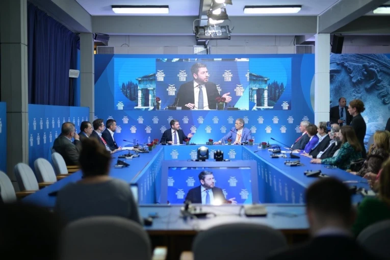 ΠΑΣΟΚ ΠΑΣΟΚ