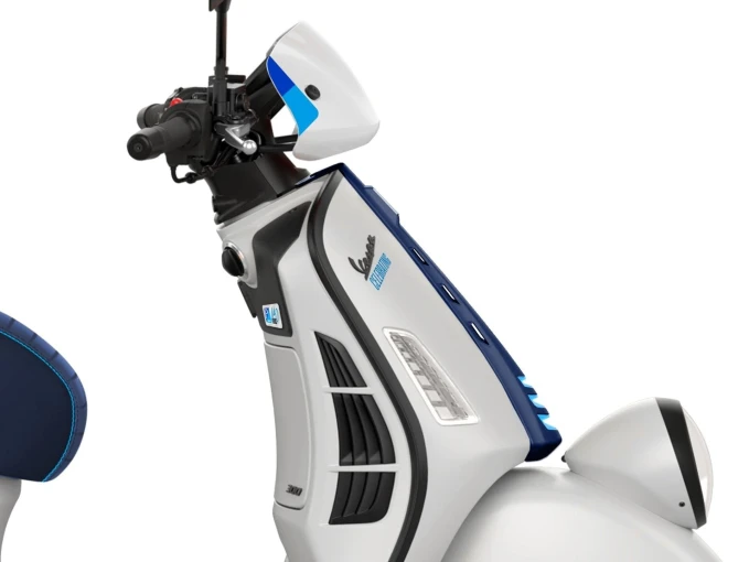 vespa-140th-piaggio2.jpg?v=0