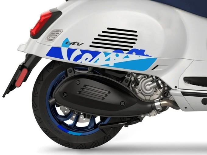 vespa-140th-piaggio6.jpg?v=0