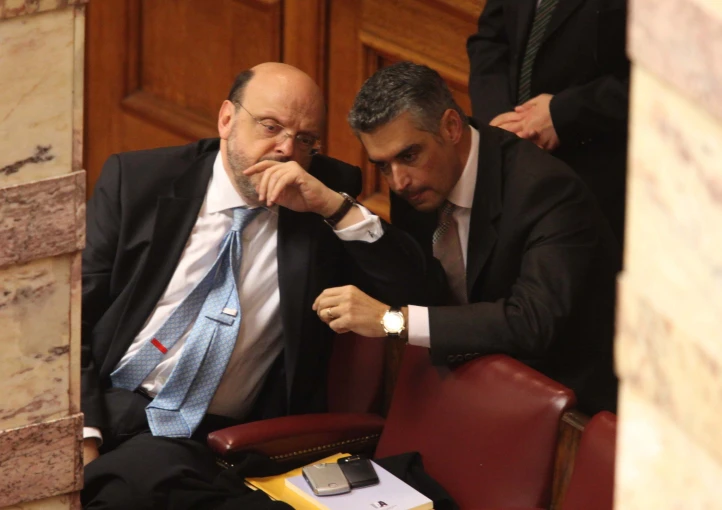 Ο Αντώναρος και ο Σπηλιωτόπουλος σε συζήτηση στη Βουλή το 2010 για σύσταση Εξεταστικής Επιτροπής,  στην υπόθεση Siemens/Eurokinissi