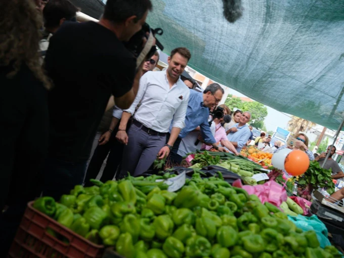 Ο Στέφανος Κασσελάκης σε λαϊκή αγορά στην Περαία / Eurokinissi Ο Στέφανος Κασσελάκης σε λαϊκή αγορά στην Περαία / Eurokinissi