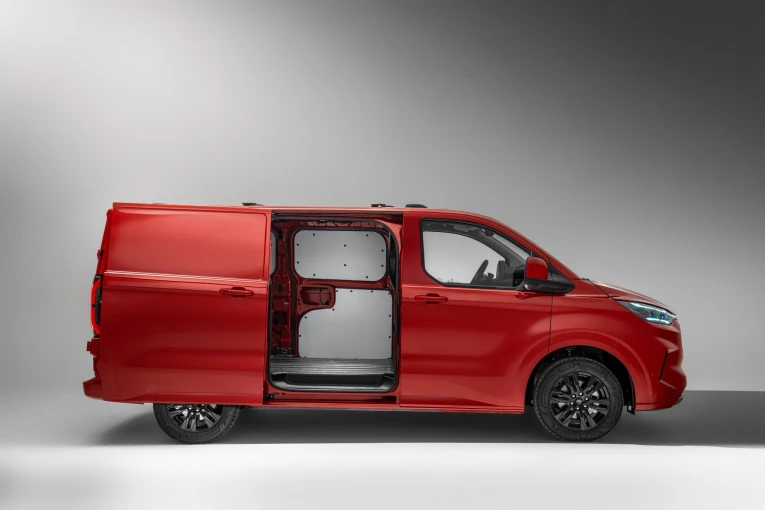 ford-transit-custom-02.jpg?v=0