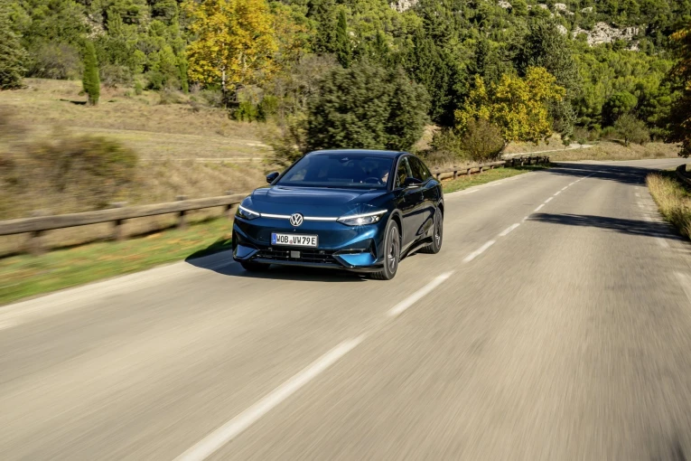 db2023au01374-medium.jpg?v=0