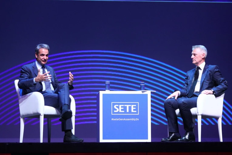 Ο Κυριάκος Μητσοτάκης με τον πρόεδρο του ΣΕΤΕ / Eurokinissi