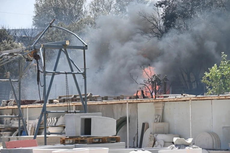 fire-varis-kemmos2.jpg fire-varis-kemmos2.jpg
