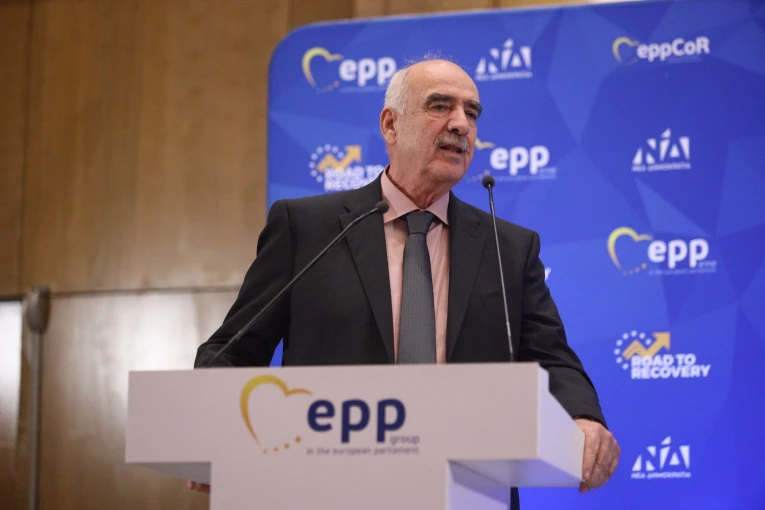 Ο Βαγγέλης Μεϊμαράκης θα παρακολουθήσει τις ομιλίες Καραμανλή και Σαμαρά στο Πολεμικό Μουσείο / Φωτ. Eurokinissi Ο Βαγγέλης Μεϊμαράκης θα παρακολουθήσει τις ομιλίες Καραμανλή και Σαμαρά στο Πολεμικό Μουσείο / Φωτ. Eurokinissi
