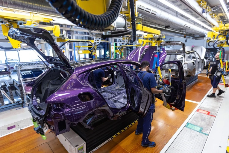 2024bmw-series1-rrod9.jpg?v=0