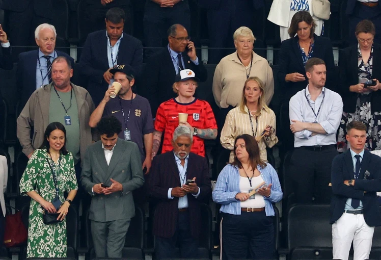 Ο Εντ Σιράν στον αγώνα Ολλανδία - Αγγλία στον ημιτελικό του Euro 2024