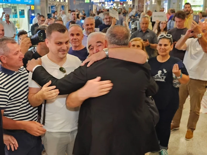 Η άφιξη του Φρέντι Μπελέρη στο «Ελ. Βενιζέλος» / Φωτ.: Γιάννης Κέμμος - flash.gr Η άφιξη του Φρέντι Μπελέρη στο «Ελ. Βενιζέλος» / Φωτ.: Γιάννης Κέμμος - flash.gr