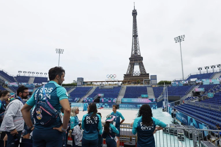 REUTERS -&nbsp;Eiffel Tower Stadium