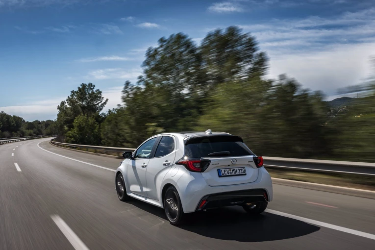 2024-mazda2hybrid3.jpg?v=0