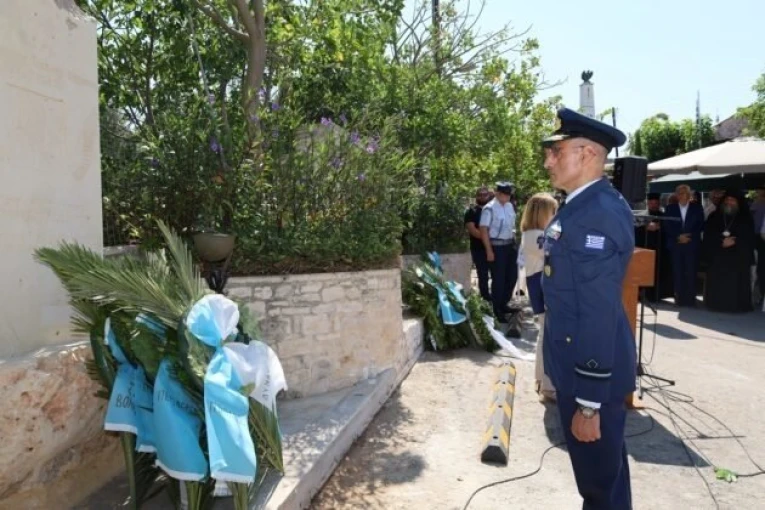 Αποκαλυπτήρια Προτομών Αντιπτέραρχου (Ι) Περικλή Στεφανίδη και Αντιπτέραρχου (Ι) Χρήστου Μουλά / Φώτο ΓΕΕΘΑ Αποκαλυπτήρια Προτομών Αντιπτέραρχου (Ι) Περικλή Στεφανίδη και Αντιπτέραρχου (Ι) Χρήστου Μουλά / Φώτο ΓΕΕΘΑ