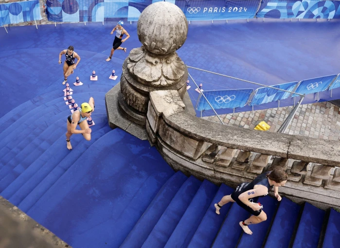 Αθλήτριες του τριάθλου στους Ολυμπιακούς Αγώνες, στο Παρίσι/Reuters