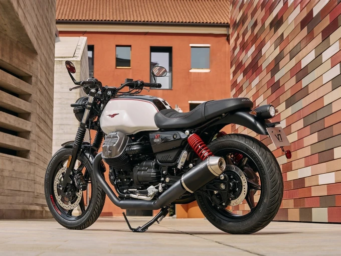 08moto-guzzi-v7-stone-ten.jpg?v=0 08moto-guzzi-v7-stone-ten.jpg?v=0