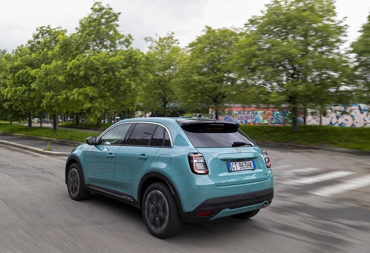 fiat600hybrid1c.jpg?v=0