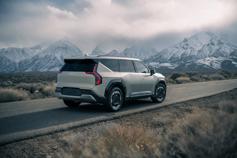 20170-2024-ev9.jpg 20170-2024-ev9.jpg