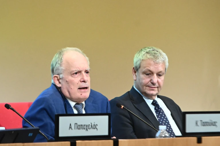 Οι παρεμβάσεις του Κων/νου Τασούλα αναζοπύρωσαν στα πηγαδάκια των «γαλάζιων» τα σενάρια για την Προεδρία της Δημοκρατίας / Eurokinissi Οι παρεμβάσεις του Κων/νου Τασούλα αναζοπύρωσαν στα πηγαδάκια των «γαλάζιων» τα σενάρια για την Προεδρία της Δημοκρατίας / Eurokinissi