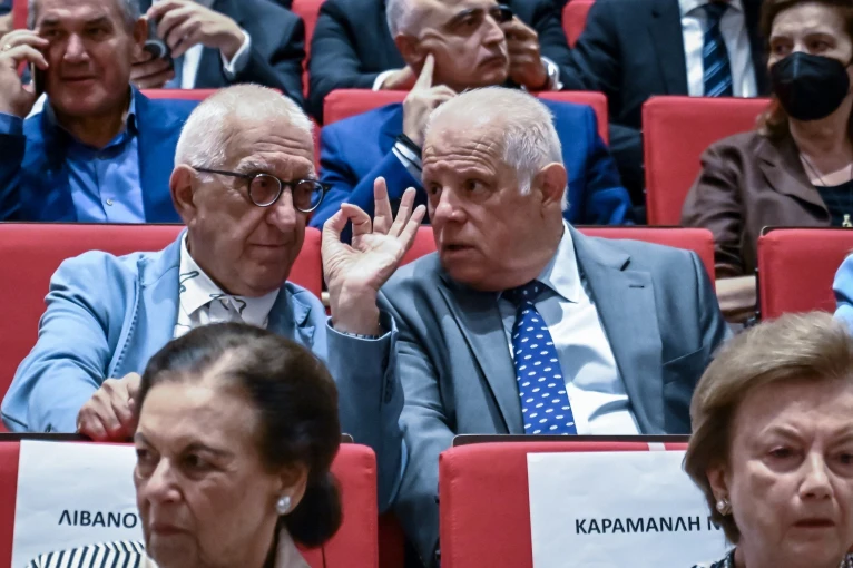 Σε γνωστή ταβέρνα στο Παγκράτι με μακρά ιστορία στις «γαλάζιες» ζυμώσεις βρέθηκαν βουλευτές της ΝΔ με πρωτοβουλία Πιερρακάκη / Eurokinissi Σε γνωστή ταβέρνα στο Παγκράτι με μακρά ιστορία στις «γαλάζιες» ζυμώσεις βρέθηκαν βουλευτές της ΝΔ με πρωτοβουλία Πιερρακάκη / Eurokinissi