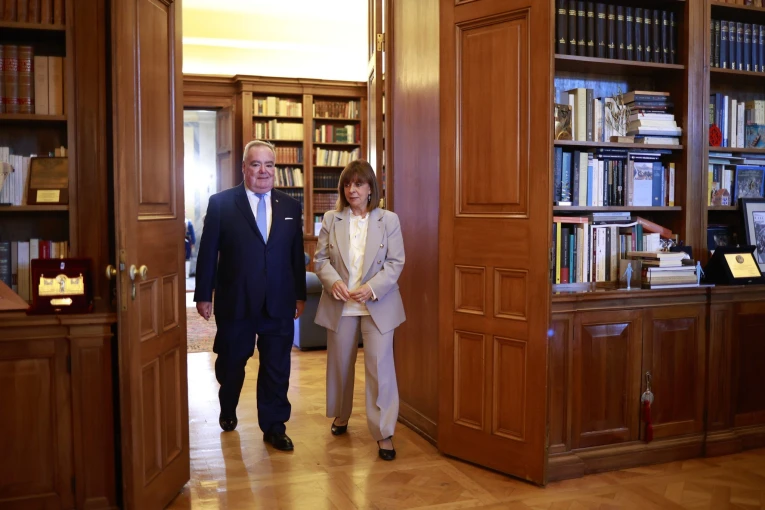 Η Πρόεδρος της Δημοκρατίας Κατερίνα Σακελλαροπούλου με τον Μεγάλο Μάγιστρο Τζον Ντάνλαπ, Γιώργος Κονταρίνης/Eurokinissi