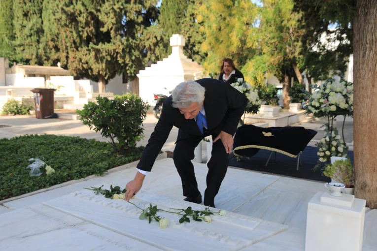 Συγγενείς, φίλοι και στελέχη του ΠΑΣΟΚ έδωσαν το παρών στο μνημόσυνο για τη Φώφη Γεννηματά / Eurokinissi Συγγενείς, φίλοι και στελέχη του ΠΑΣΟΚ έδωσαν το παρών στο μνημόσυνο για τη Φώφη Γεννηματά / Eurokinissi