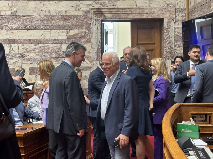 Στιγμιότυπο απο τη συνάντηση βουλευτών της ΝΔ με τον υπουργό Ανάπτυξης Τάκη Θεωδορικάκο/ flash.gr