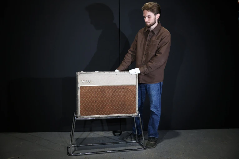 Ο πρώτος ενισχυτής ήχου του Τζον Λένον. Φωτό: Reuters