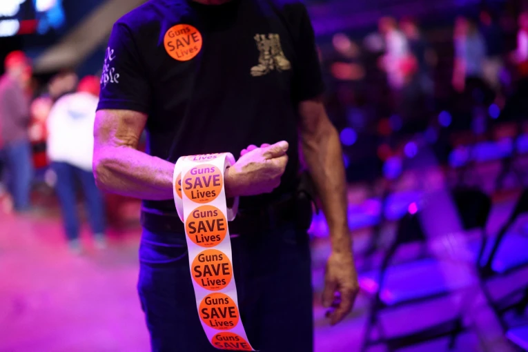 Προεκλογική εκστρατεία υπέρ της οπλοκατοχής σε εκδήλωση του Τραμπ / Reuters