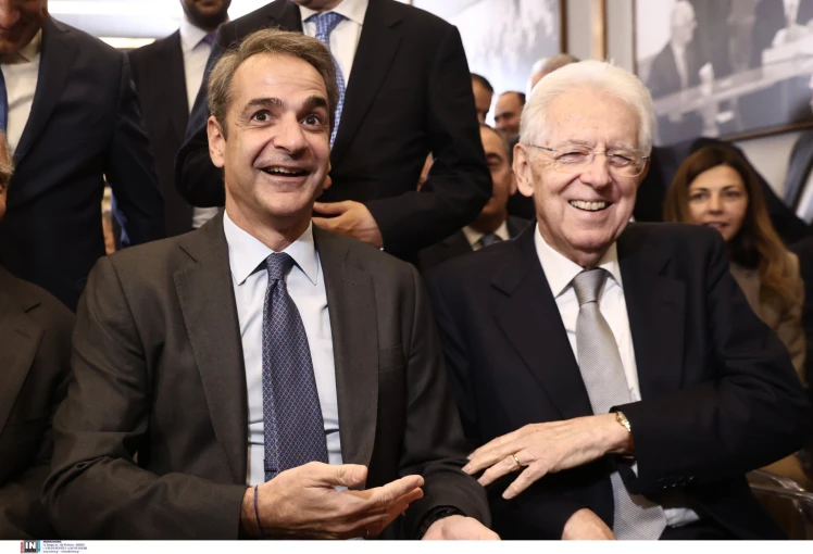Κυριάκος Μητσοτάκης και Μάριο Μόντι στη χθεσινή εκδήλωση Κυριάκος Μητσοτάκης και Μάριο Μόντι στη χθεσινή εκδήλωση