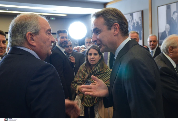Πιο διαχυτικός ο κ. Μητσοτάκης όταν πλησίασε τον Κώστα Καραμανλή Πιο διαχυτικός ο κ. Μητσοτάκης όταν πλησίασε τον Κώστα Καραμανλή