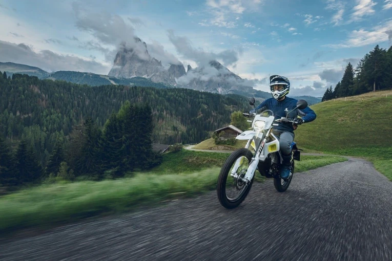 husqpioneer-2025-3.jpg?v=0