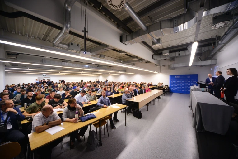 bmw-battery-factory6.jpg?v=0