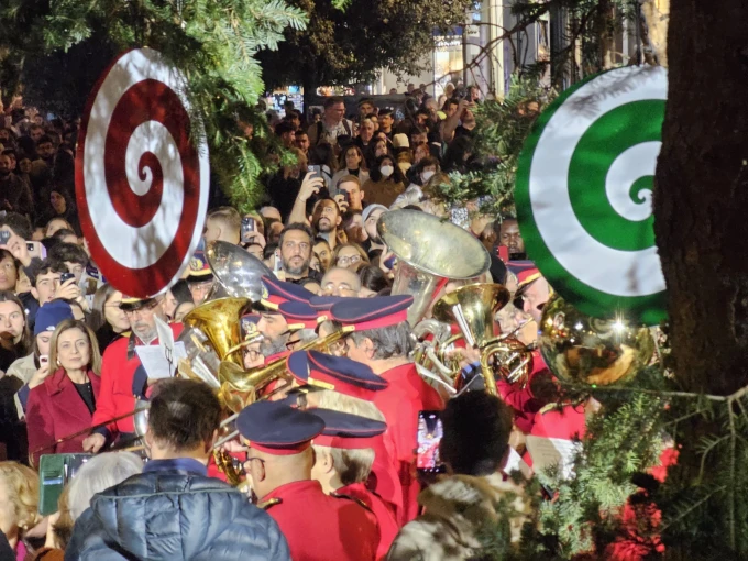          Φωταγώγηση του Χριστουγεννιάτικου δέντρου στο Σύνταγμα / Φωτογραφίες: Γιάννης Κέμμος - flash.gr     