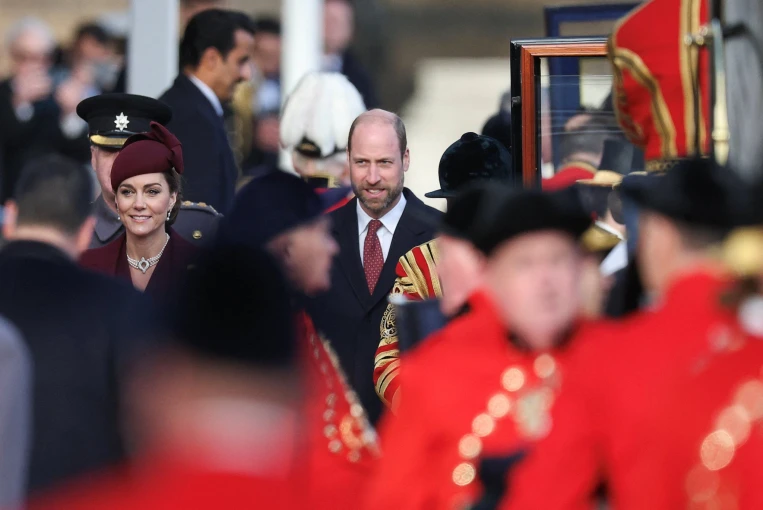 Η αγγλική βασιλική οικογένεια στην επίσημη επίσκεψη του εμίρη του Κατάρ στο Λονδίνο / Reuters