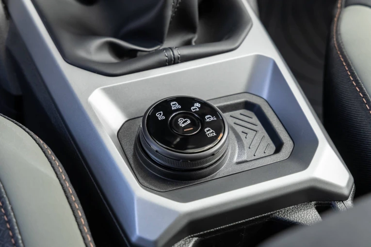 all-new-dacia-duster-tce-130-extreme-4215-4.jpg?v=0 all-new-dacia-duster-tce-130-extreme-4215-4.jpg?v=0