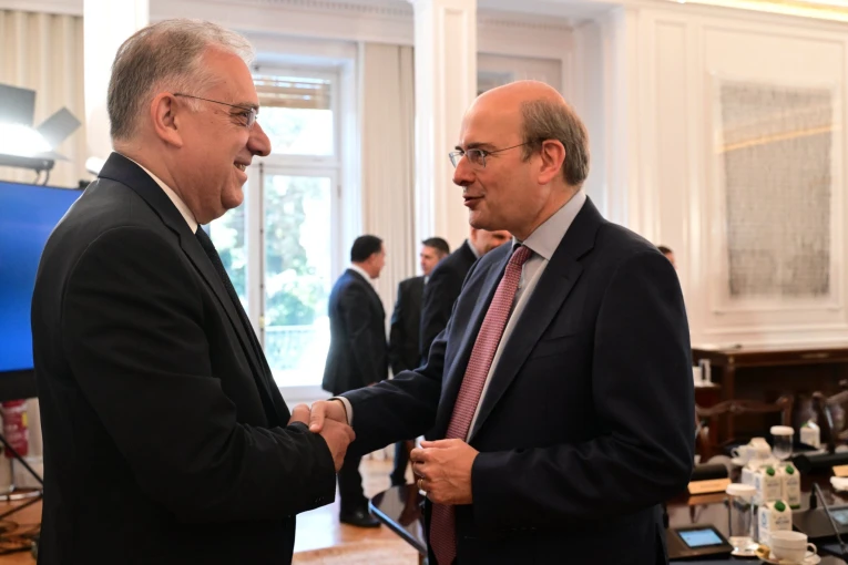 Ο Τάκης Θεοδωρικάκος με τον Κωστή Χατζηδάκη / Φωτ.: Eurokinissi