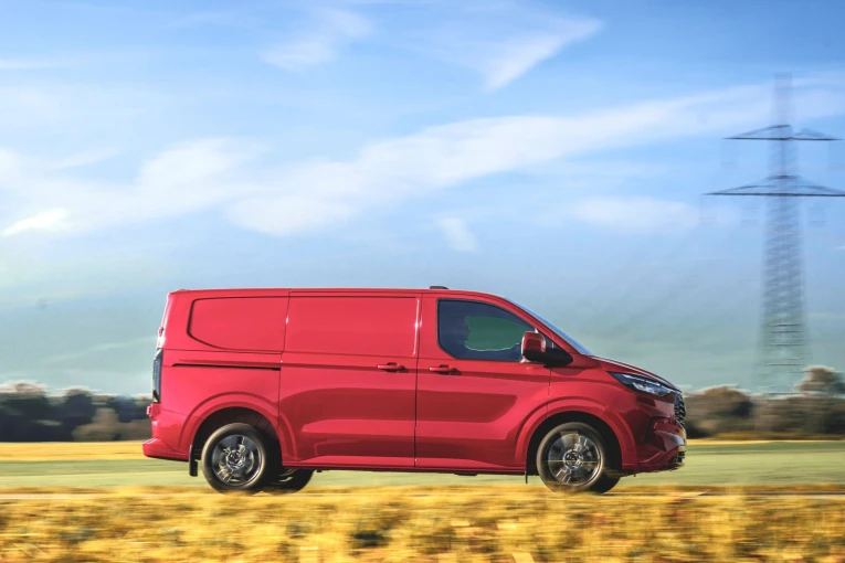 ford-transit-custom-02.jpg?v=0