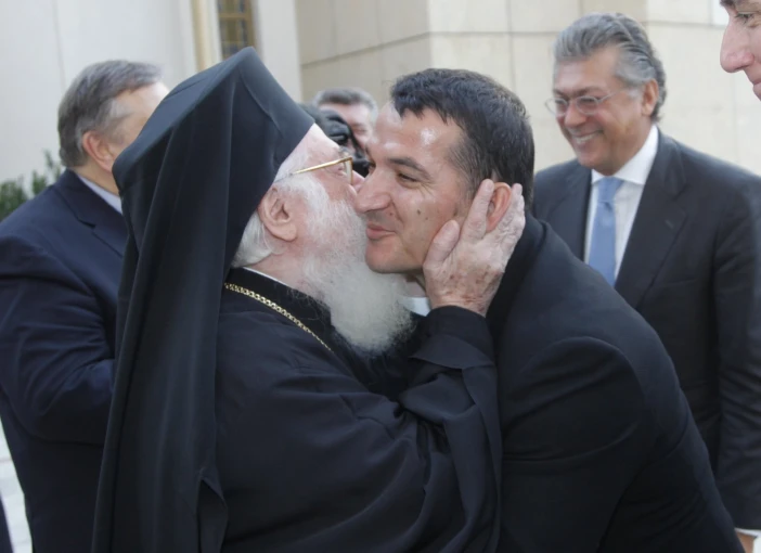 Φωτό αρχείου. Ο Αρχιεπίσκοπος Αναστάσιος με τον Πύρρο Δήμα. Χρήστος Μπόνης/Eurokinissi