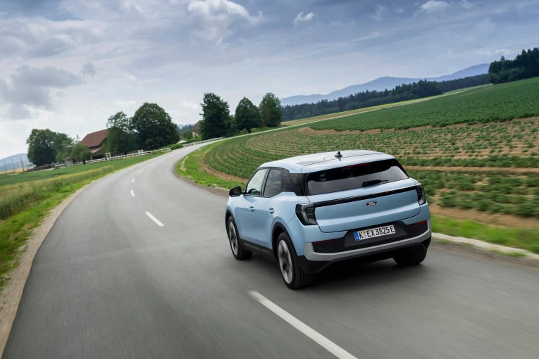 2025ford-explorer-03-1.jpg?v=0