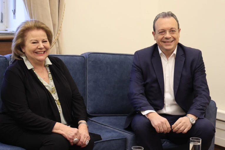 Συγκρατημένη ικανοποίηση στον ΣΥΡΙΖΑ από τις δηλώσεις εκ μέρους του ΠΑΣΟΚ για την προοπτική μίας προοδευτικής διακυβέρνησης / Eurokinissi Συγκρατημένη ικανοποίηση στον ΣΥΡΙΖΑ από τις δηλώσεις εκ μέρους του ΠΑΣΟΚ για την προοπτική μίας προοδευτικής διακυβέρνησης / Eurokinissi