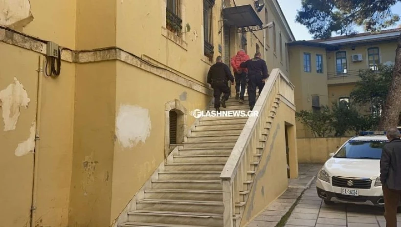 Πηγή: flashnews.gr Πηγή: flashnews.gr