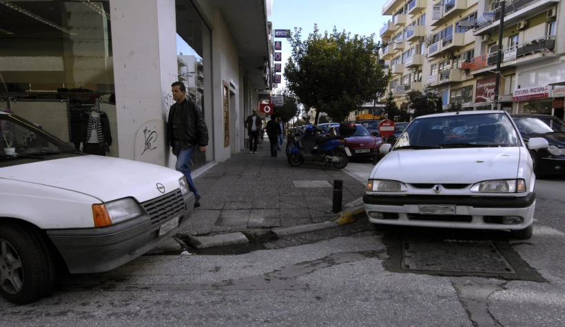 Φωτογραφία αρχείου Eurokinisi: Κλειστές και κατεστραμμένες ράμπες ΑμεΑ