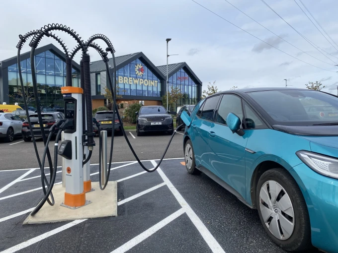 2025charging-electric-cars.jpg?v=0 2025charging-electric-cars.jpg?v=0